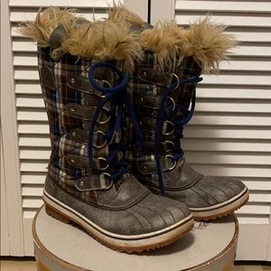 Gently used Sorel Boots.